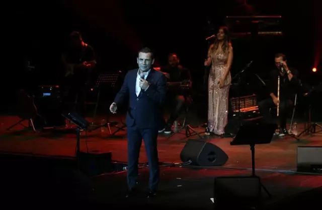 Ferhat Göçer Harbiye'de Konser Verdi