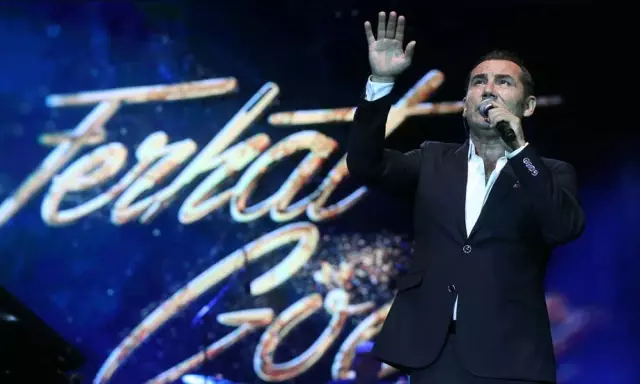 Ferhat Göçer Harbiye'de Konser Verdi