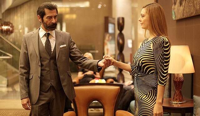 Özge Özder Kimdir, Kiminle Evlidir?