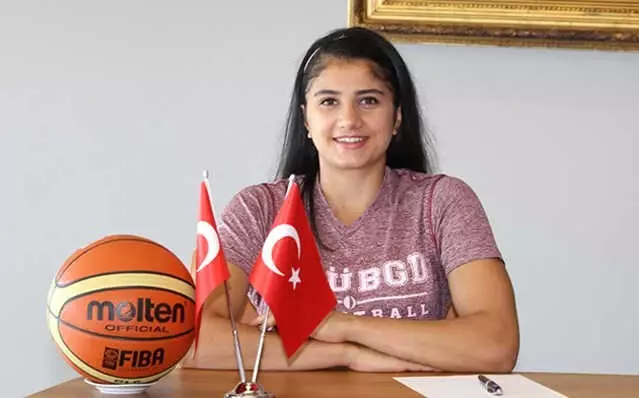 Hatay Büyükşehir Merve Aydın'la Sözleşme Yeniledi