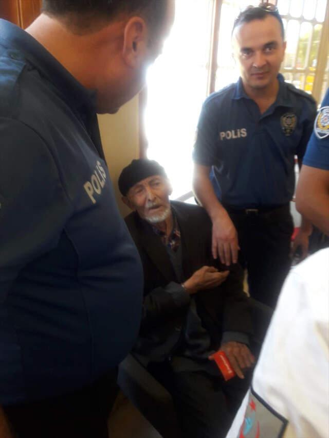 Polisin Dikkati Yaşlı Adamı Dolandırılmaktan Kurtardı
