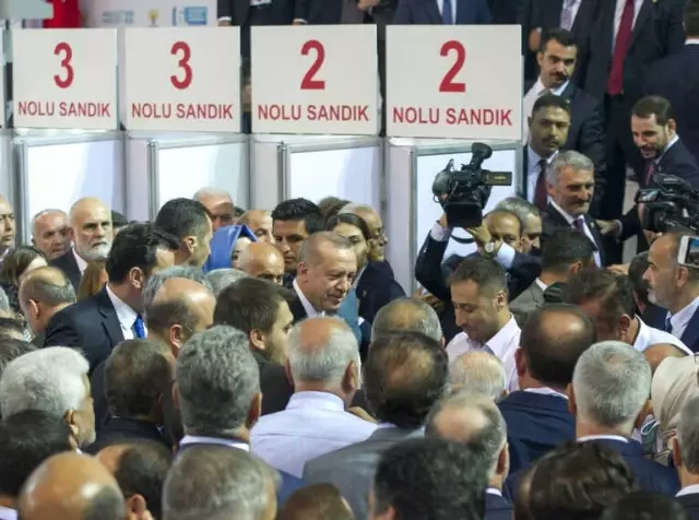 AK Parti 6. Olağan Büyük Kurultayı AK Parti 6. Olağan Büyük Kurultayı