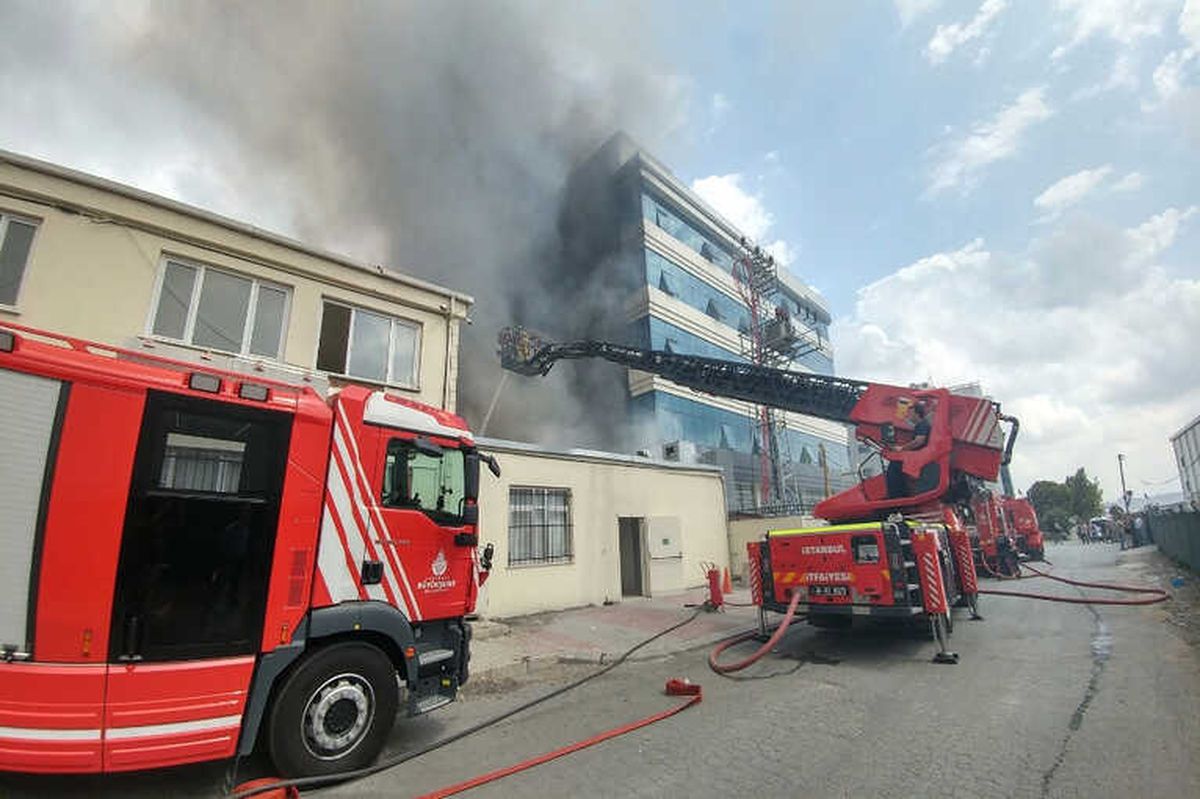 Avcılar'da Tekstil Atölyesinde Yangın