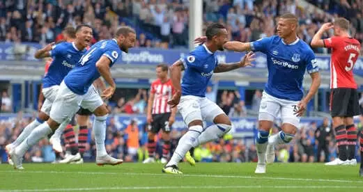 Cenk Tosun'lu Everton Evinde Southampton'ı 2-1 Mağlup Etti