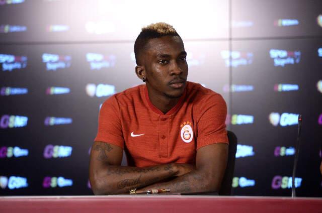 Galatasaray; Emre Akbaba, Onyekuru, Muğdat ve Nagatomo İçin İmza Töreni Düzenledi