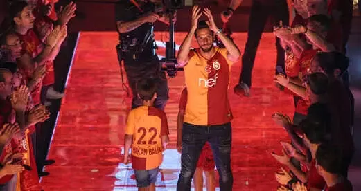 Hakan Balta, Futbol Kariyerine Nokta Koydu