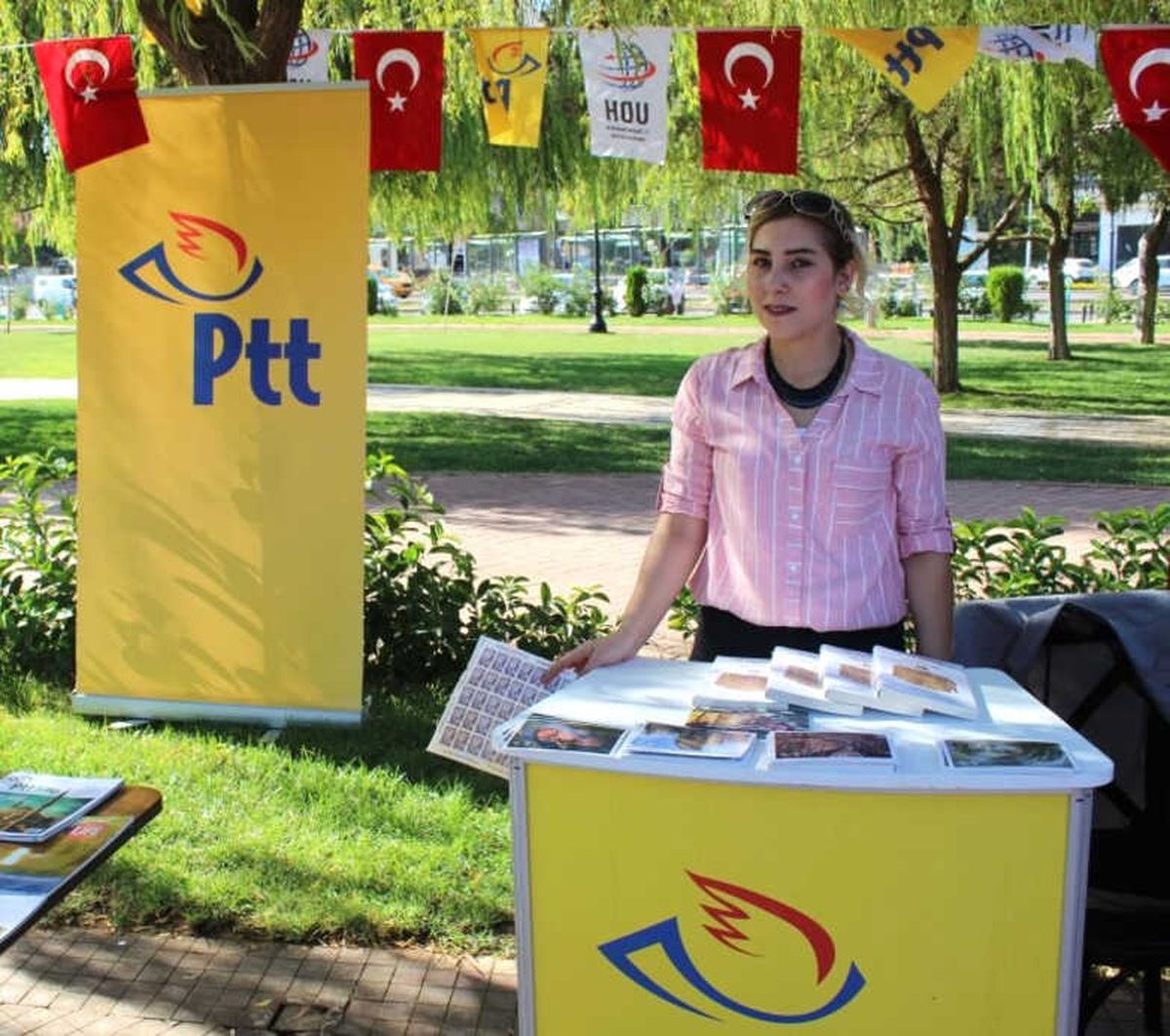 Mutlu Kafenin Çalışanlarından Bayram Tebrik Kartı