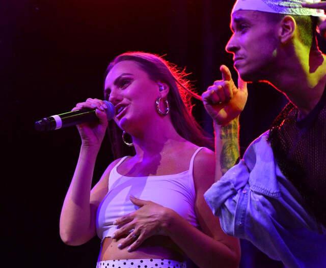 Dünyaca Ünlü Şarkıcı Alexandra Stan, Konser Verdiği Çanakkale'ye Hayran Kaldı