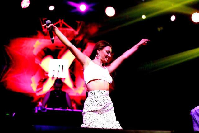 Dünyaca Ünlü Şarkıcı Alexandra Stan, Konser Verdiği Çanakkale'ye Hayran Kaldı