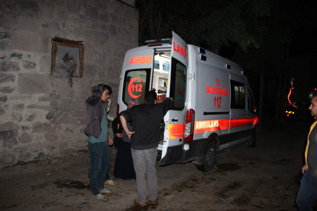 Elektirk Tellerinin Çıkan Kıvılcamla Başlayan Yangın 25 Büyükbaş Hayvanı Telef Etti