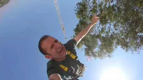 Engelli Öğretmen, Bungee Jumping Heyecanını Kaval ve Türküyle Yendi