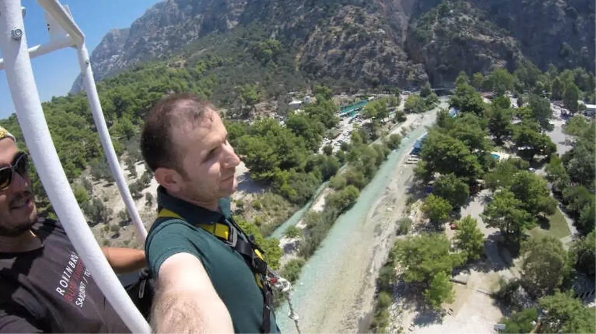 Görme Engelli Öğretmenin Bungee Jumping Heyecanı