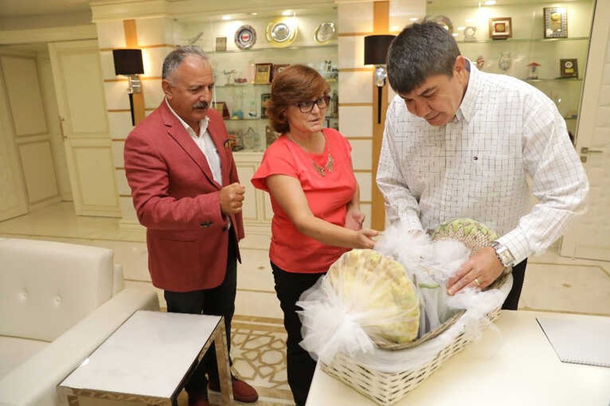 Hobi Bahçesi Birincisinden Başkan Türel'e Ziyaret