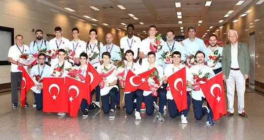 Milliler Bronz Madalya ile Türkiye'ye Döndü