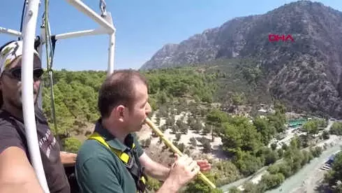 Muğla Heyecanını Kaval Çalıp, Türkü Söyleyerek Yendi