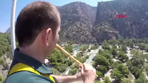 Muğla Heyecanını Kaval Çalıp, Türkü Söyleyerek Yendi