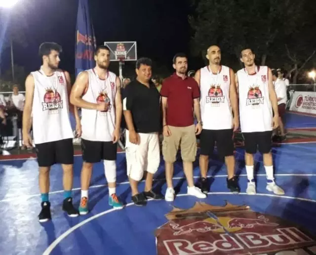 Tbf 3x3 Basketbol Turu'nun Finali Kuşadası'nda Yapıldı