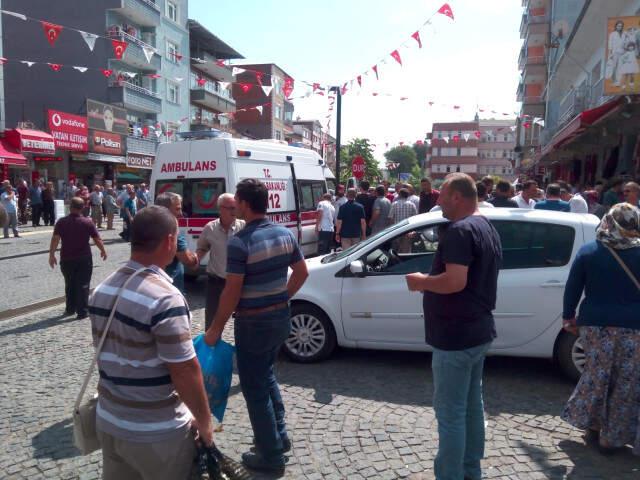 100 Kişi Kent Meydanında Yarım Saat Boyunca Kavga Etti