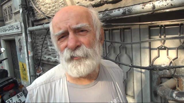 6 Ay Önce Felç Geçiren Usta Oyuncu Hikmet Karagöz, Yürüme Güçlüğü Çekiyor