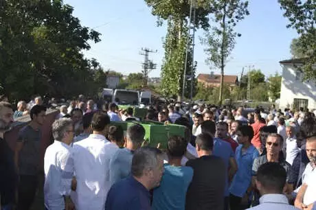 Denizde Boğulan 3 Genç, Son Yolculuklarına Uğurlandı Denizde Boğulan 3 Genç, Son Yolculuklarına Uğurlandı