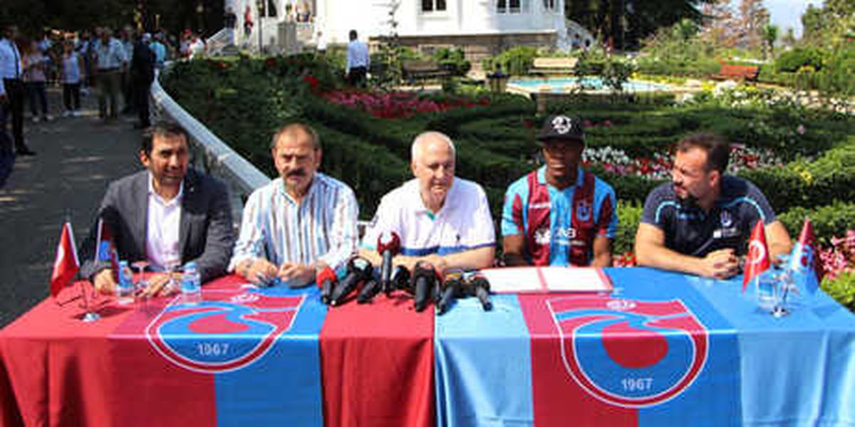 Nwekaeme Sözleşmeye İmza Attı