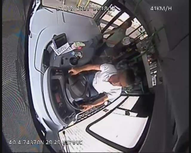 Otobüs Şoförü Kalp Krizi Geçiren Kadını, Tereddüt Etmeden Hastaneye Götürdü