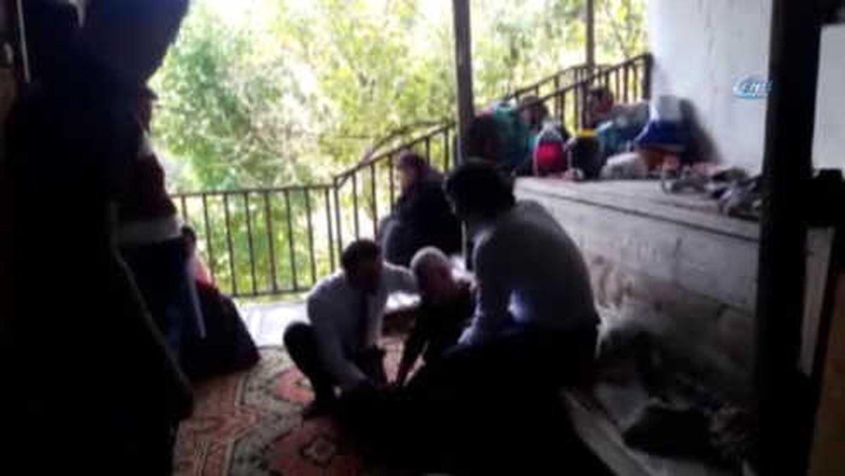80 Yaşındaki Dede, Kurban Kesmeye Çağırmadığı İçin Torununu Öldürdü