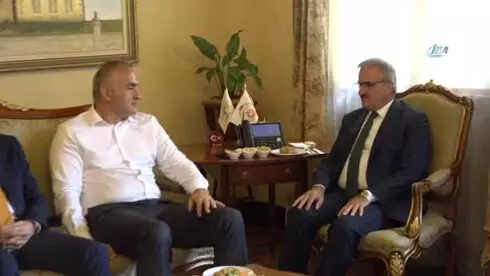 Bakan Ersoy'dan Turizmcilere Uyarı Bakan Ersoy'dan Turizmcilere Uyarı