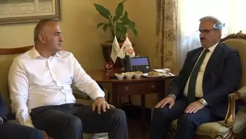Bakan Ersoy'dan Turizmcilere Uyarı Bakan Ersoy'dan Turizmcilere Uyarı