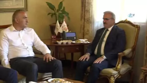 Bakan Ersoy'dan Turizmcilere Uyarı Bakan Ersoy'dan Turizmcilere Uyarı