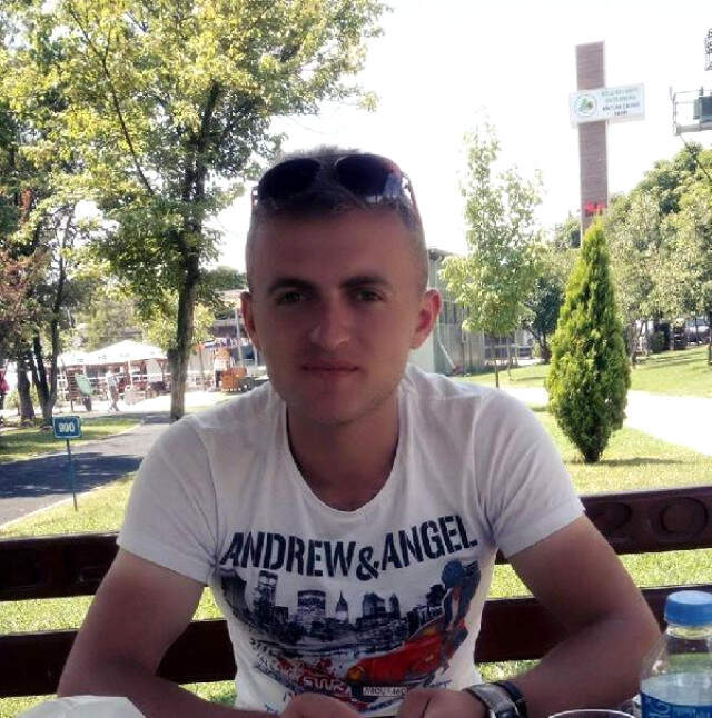 Bolu'da, Cani Dede Kurban Kesimi Sırasında Tartıştığı Torununu Öldürüp, İntihar Etti