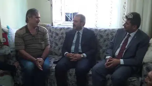 AK Parti Genel Başkan Yardımcısı Ünal, İhtiyaç Sahibi Aileler ile Şehit Ailesini Ziyaret Etti AK Parti Genel Başkan Yardımcısı Ünal, İhtiyaç Sahibi Aileler ile Şehit Ailesini Ziyaret Etti
