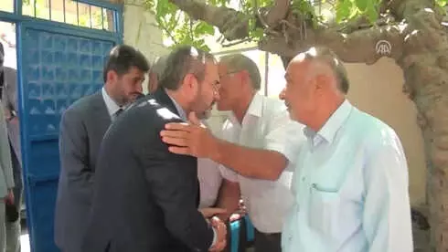 AK Parti Genel Başkan Yardımcısı Ünal, İhtiyaç Sahibi Aileler ile Şehit Ailesini Ziyaret Etti AK Parti Genel Başkan Yardımcısı Ünal, İhtiyaç Sahibi Aileler ile Şehit Ailesini Ziyaret Etti