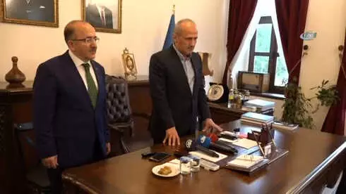 Bakan Turhan: 'Ülkemiz Çok Kritik Günlerden Geçiyor' Bakan Turhan: 'Ülkemiz Çok Kritik Günlerden Geçiyor'