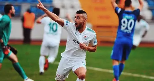 Bursaspor, Aziz Behich'in Transferi İçin PSV ile 4 Milyon Euroya Anlaştı Bursaspor, Aziz Behich'in Transferi İçin PSV ile 4 Milyon Euroya Anlaştı