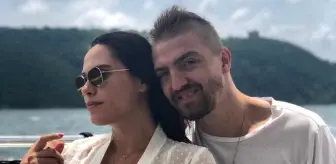 Şükran Ovalı: Caner Erkin Kızı Mihran Ela ve Eşi Şükran Ovalı ile İlk Bayram Pozunu Verdi Şükran Ovalı: Caner Erkin Kızı Mihran Ela ve Eşi Şükran Ovalı ile İlk Bayram Pozunu Verdi