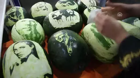 Dünyaca Ünlü Simaları Karpuz Üzerine İşliyor Dünyaca Ünlü Simaları Karpuz Üzerine İşliyor