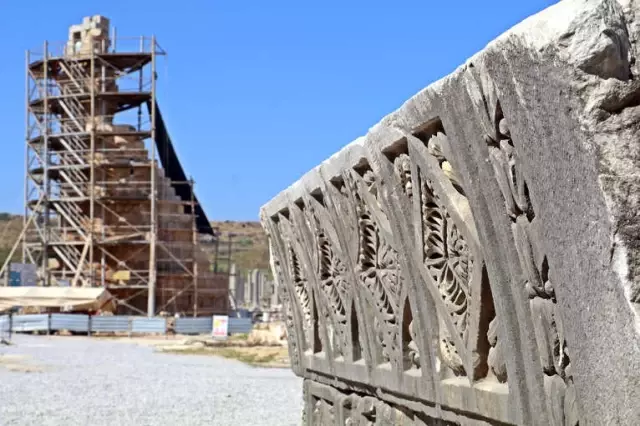 Dünyanın İlk Kadın Belediye Başkanının Mezarı Dünyanın İlk Kadın Belediye Başkanının Mezarı