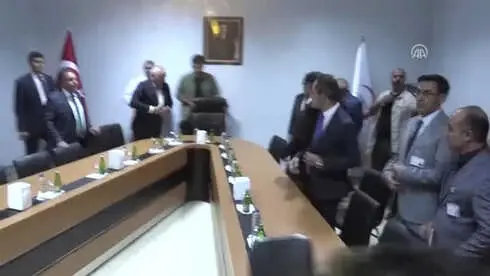 Sağlık Bakanı Koca, Hastaları Ziyaret Ederek Bayramlarını Kutladı Sağlık Bakanı Koca, Hastaları Ziyaret Ederek Bayramlarını Kutladı