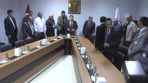 Sağlık Bakanı Koca, Hastaları Ziyaret Ederek Bayramlarını Kutladı Sağlık Bakanı Koca, Hastaları Ziyaret Ederek Bayramlarını Kutladı