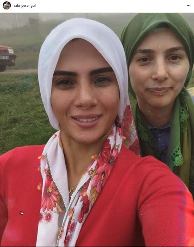 Survivor Sabriye'nin Yemenili Fotoğrafına, Hayranları Beğeni Yağdırdı