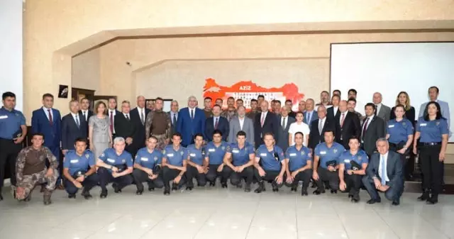 Tarihi Yakutiye Medresesi'nde Bayramlaşma Töreni Düzenlendi Tarihi Yakutiye Medresesi'nde Bayramlaşma Töreni Düzenlendi