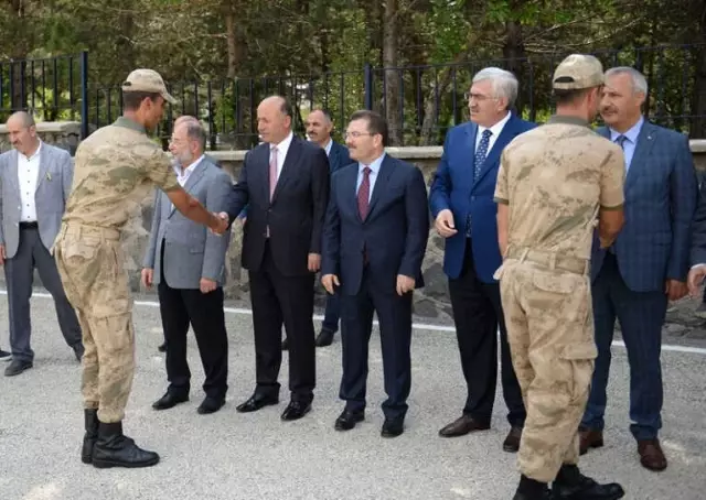 Tarihi Yakutiye Medresesi'nde Bayramlaşma Töreni Düzenlendi Tarihi Yakutiye Medresesi'nde Bayramlaşma Töreni Düzenlendi