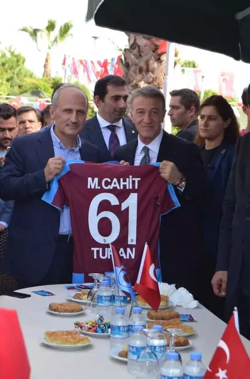 Trabzonspor'da Bayramlaşma Töreni Gerçekleşti Trabzonspor'da Bayramlaşma Töreni Gerçekleşti