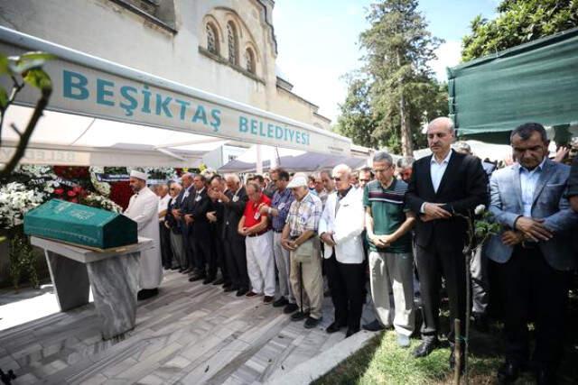 Usta Ekonomist Güngör Uras, Son Yolculuğuna Uğurlandı