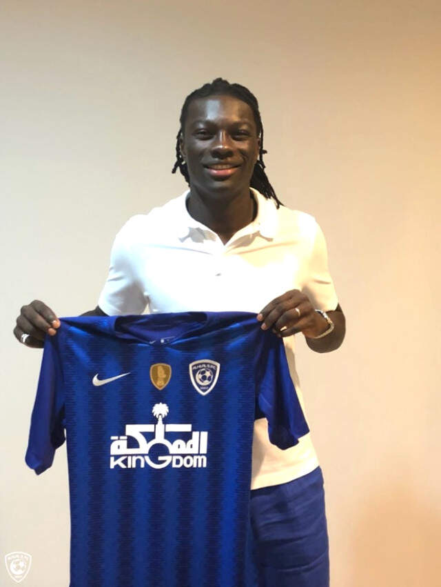 Galatasaray'dan Al Hilal Kulübüne Transfer Olan Gomis, Transferini Video ile Duyurdu