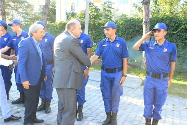 İkiz Kardeşler Aynı Karakolda Askerlik Yapıyor İkiz Kardeşler Aynı Karakolda Askerlik Yapıyor