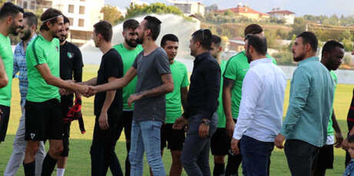 Mustafa Üstek: 'Ya İlk İki ya da Play-off'tan Çıkacağız'