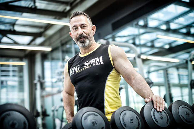 6 Yıl Sonra Gösterilerine Başlayan Cem Yılmaz'a 18 Yaş Sınırı Getirildi