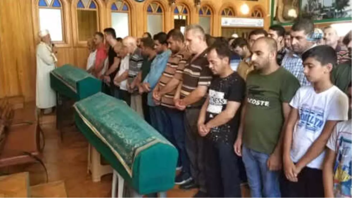 Körebe Oynarken 4. Katın Penceresinden Düşerek Ölen Çocuk Defnedildi